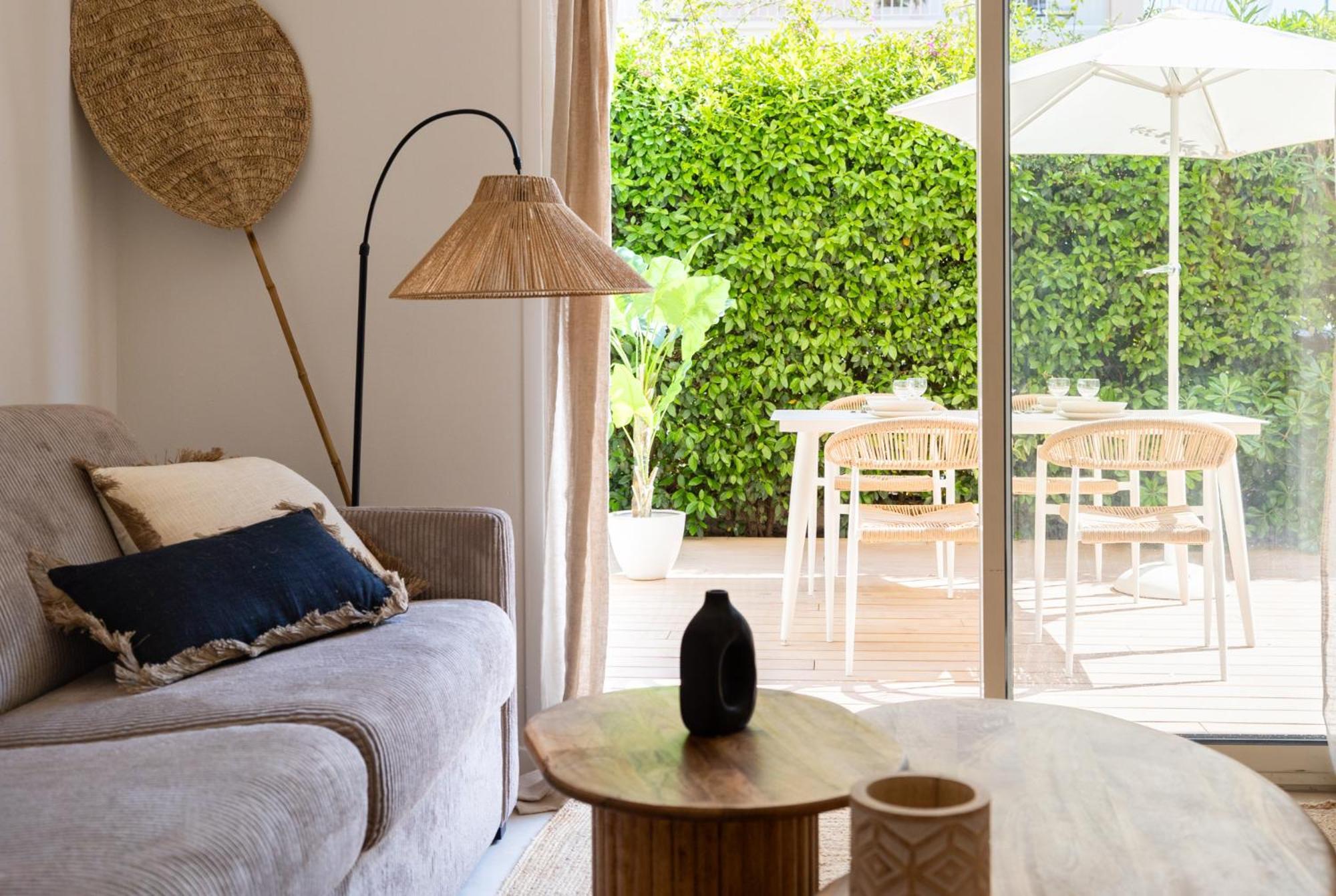 Place To Beach - Terrasse Bord De Mer Croisette